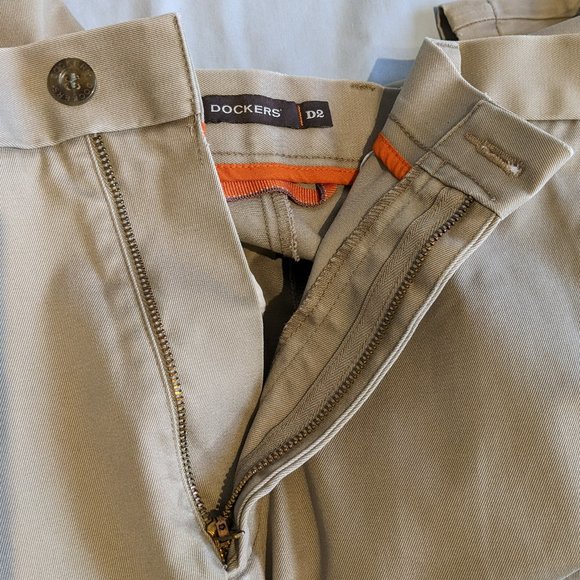 Men’s Tan Docker’s D2 34 x 32 Fair condition! - Picture 11 of 16